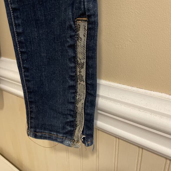 Anthropologie Pilcro 27 High Rise Skinny Jean - bottom zip/snake print detail - Picture 3 of 9